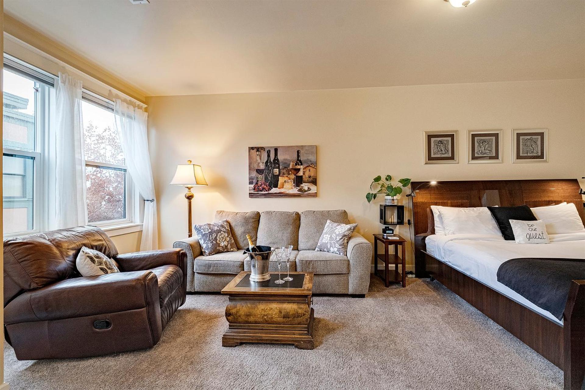 The Orenco Station Hotel Хилсбъро Екстериор снимка