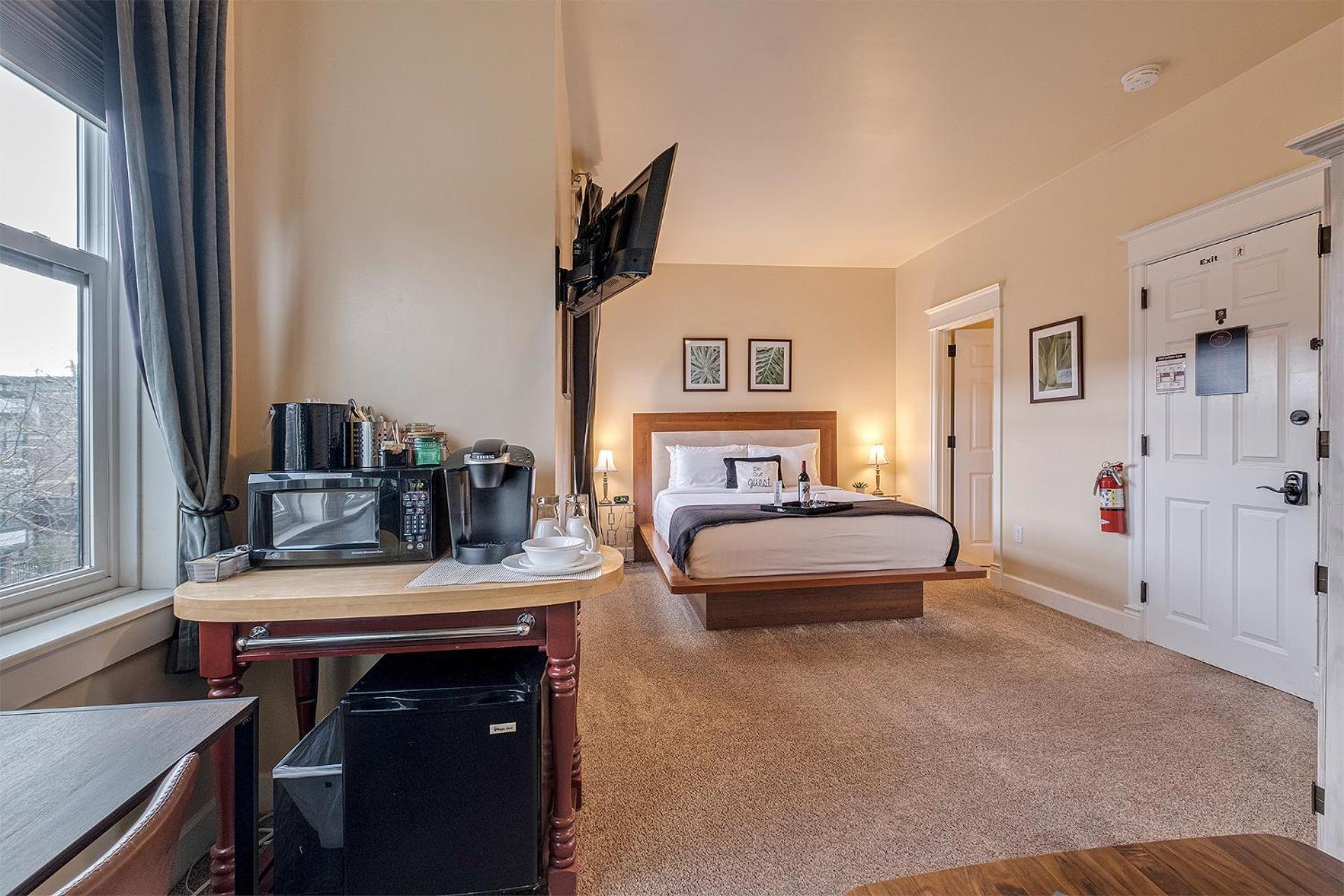 The Orenco Station Hotel Хилсбъро Екстериор снимка